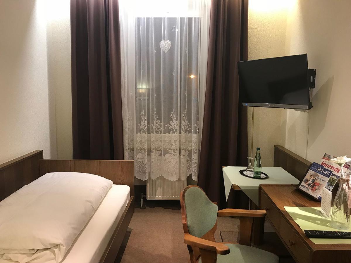 Gasthof & Hotel Goldener Hirsch Bad Berneck im Fichtelgebirge Bagian luar foto