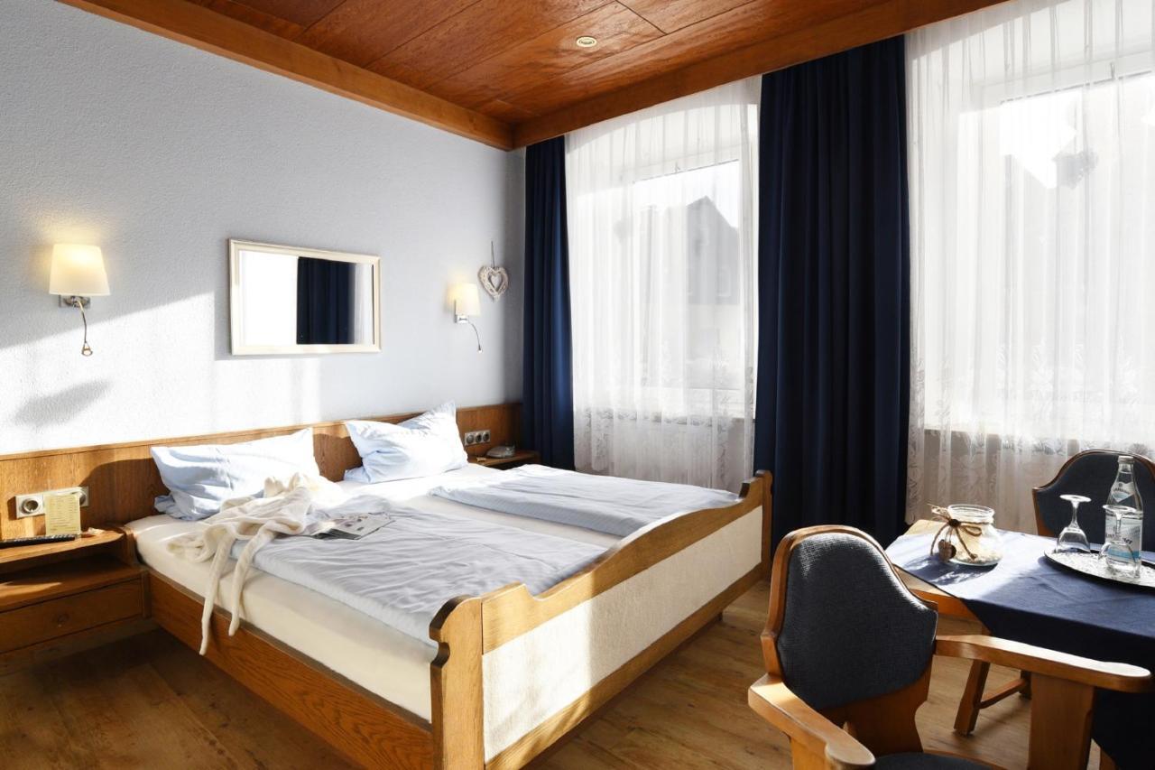 Gasthof & Hotel Goldener Hirsch Bad Berneck im Fichtelgebirge Bagian luar foto