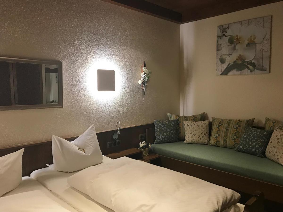 Gasthof & Hotel Goldener Hirsch Bad Berneck im Fichtelgebirge Bagian luar foto