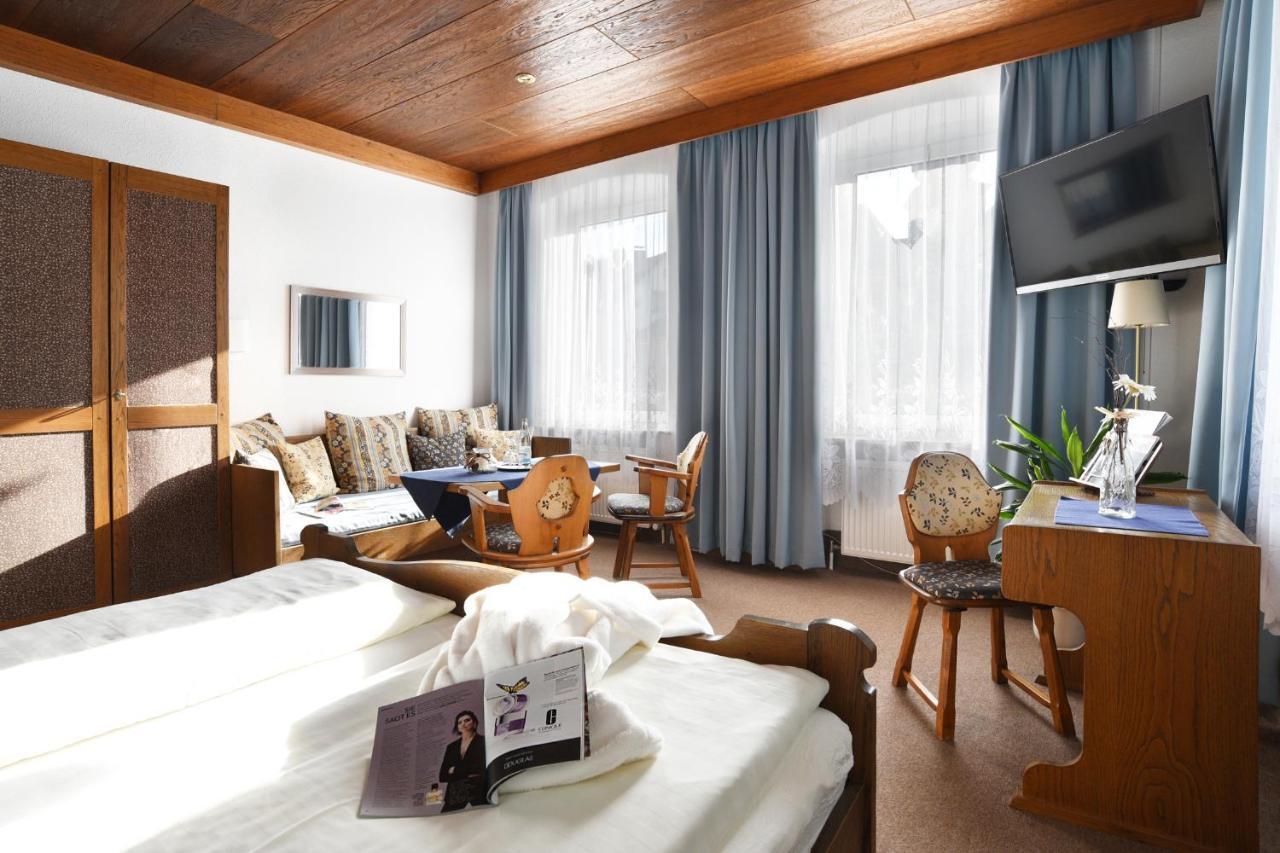 Gasthof & Hotel Goldener Hirsch Bad Berneck im Fichtelgebirge Bagian luar foto